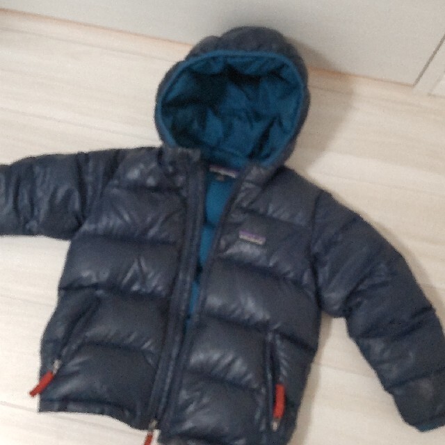 patagonia(パタゴニア)のpatagoniaダウン110 キッズ/ベビー/マタニティのキッズ服男の子用(90cm~)(ジャケット/上着)の商品写真