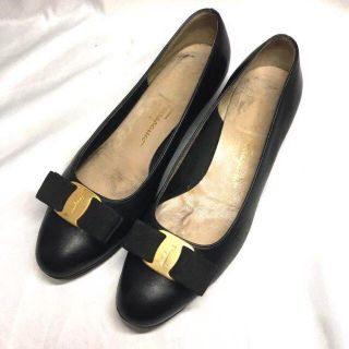 サルヴァトーレフェラガモ(Salvatore Ferragamo)の【ぎずも様専用】サルヴァトーレフェラガモ ヴァラ 黒 ハイヒール パンプス(ハイヒール/パンプス)