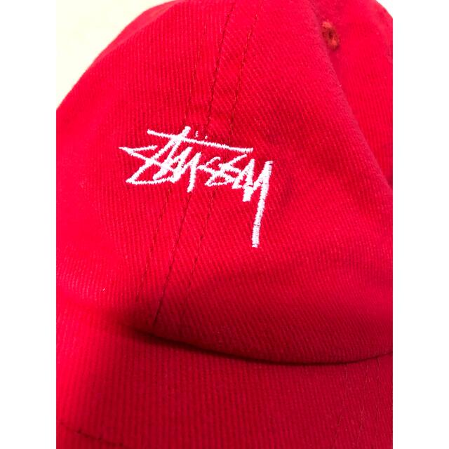 STUSSY(ステューシー)のSTUSSY キャップ 赤 メンズの帽子(キャップ)の商品写真