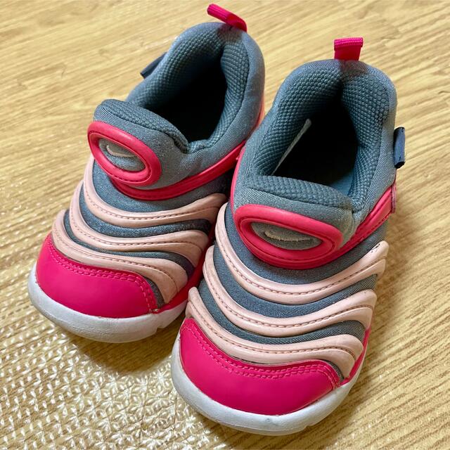 NIKE(ナイキ)のNIKE ナイキ ダイナモフリー 13㎝  ピンク キッズ/ベビー/マタニティのベビー靴/シューズ(~14cm)(スニーカー)の商品写真