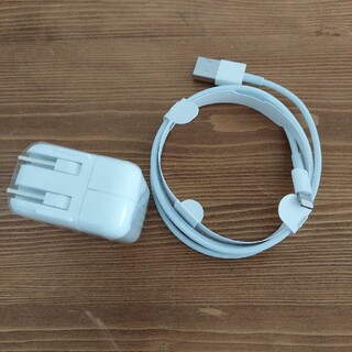 アイパッド(iPad)のipad用充電器(バッテリー/充電器)