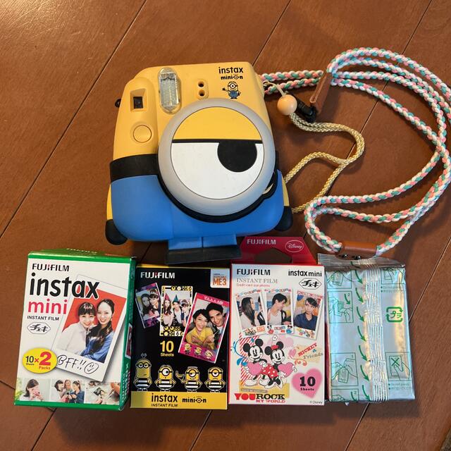 ついに入荷 FUJIFILM インスタントカメラ チェキ instax mini8