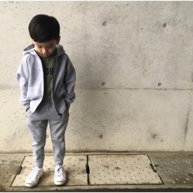 UNIQLO(ユニクロ)のUNIQLO ドライストレッチスウェットパーカ　110㎝ キッズ/ベビー/マタニティのキッズ服男の子用(90cm~)(Tシャツ/カットソー)の商品写真