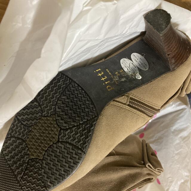 Pitti(ピッティ)のピッティ　ベージュ　リボンショートブーツ　ほぼ新品   レディースの靴/シューズ(ブーティ)の商品写真