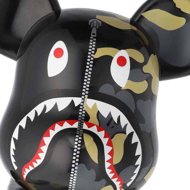 A BATHING APE(アベイシングエイプ)のシゲたん様専用 APE BE@RBRICK SHARK NEWYORK1000% エンタメ/ホビーのフィギュア(その他)の商品写真