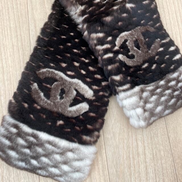 CHANEL(シャネル)のオフシーズン値下げ！CHANEL オリラグマフラー レディースのファッション小物(マフラー/ショール)の商品写真