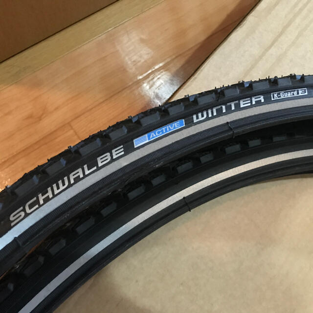 シュワルベ(schwalbe) スパイクタイヤ　700C×30 自動車/バイクの自動車(タイヤ)の商品写真