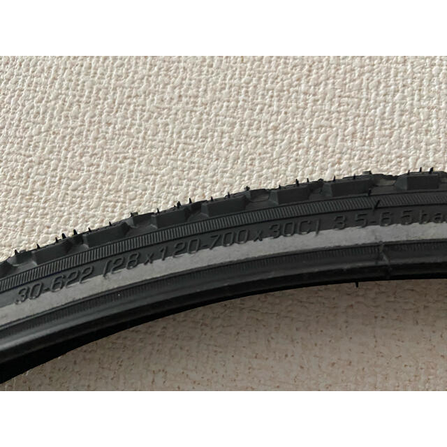 シュワルベ(schwalbe) スパイクタイヤ　700C×30 自動車/バイクの自動車(タイヤ)の商品写真