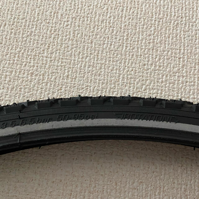 シュワルベ(schwalbe) スパイクタイヤ　700C×30 自動車/バイクの自動車(タイヤ)の商品写真