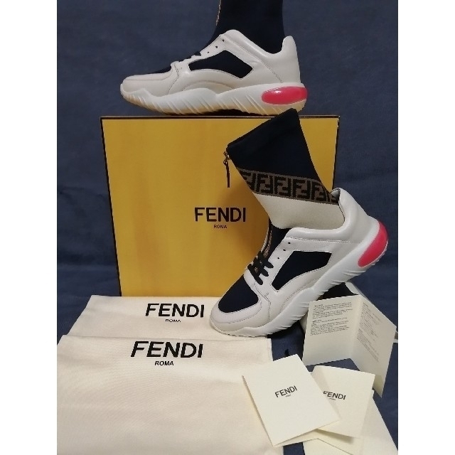 ★新品・メンズ★【FENDI 　FILAコラボ】　FENDI MANIA