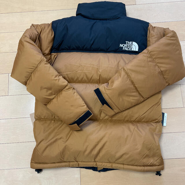 THE NORTH FACE(ザノースフェイス)の【新品未使用】ヌプシジャケット Mサイズ ノースフェイス メンズのジャケット/アウター(ダウンジャケット)の商品写真