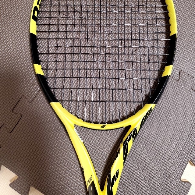 Babolat(バボラ)のピュアアエロ　グリップ２ スポーツ/アウトドアのテニス(ラケット)の商品写真