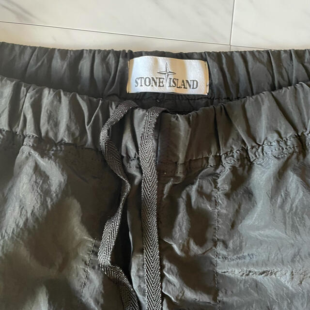 STONE ISLAND(ストーンアイランド)のStoneIsland Nylon Metal Pant 18 L メンズのパンツ(ワークパンツ/カーゴパンツ)の商品写真