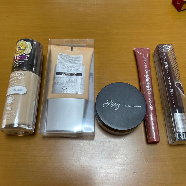 REVLON(レブロン)の化粧品　セット売り コスメ/美容のキット/セット(コフレ/メイクアップセット)の商品写真