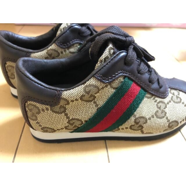 Gucci(グッチ)の♡GUCCIキッズシューズ♡ グッチ　25(15.5㎝) キッズ/ベビー/マタニティのキッズ靴/シューズ(15cm~)(スニーカー)の商品写真