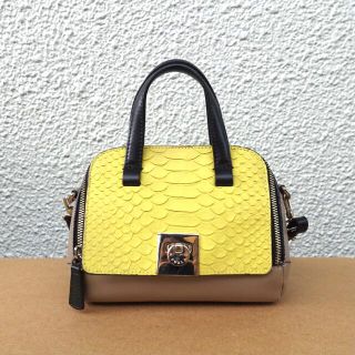 フルラ(Furla)の完売フルラ ディヴィーナDIVINAバッグ正規品ミニサイズ2wayパイソン(ショルダーバッグ)