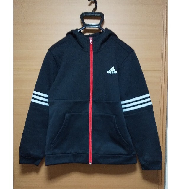 adidas(アディダス)のアディダス パーカー 160cm キッズ/ベビー/マタニティのキッズ服男の子用(90cm~)(ジャケット/上着)の商品写真