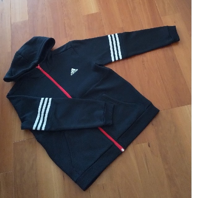 adidas(アディダス)のアディダス パーカー 160cm キッズ/ベビー/マタニティのキッズ服男の子用(90cm~)(ジャケット/上着)の商品写真