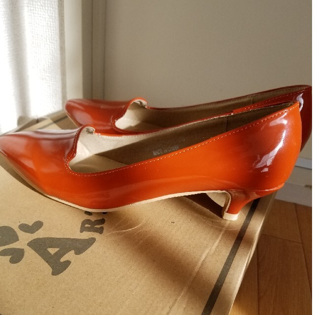 aquagarage オレンジパンプス 未使用 39 レディースの靴/シューズ(ハイヒール/パンプス)の商品写真