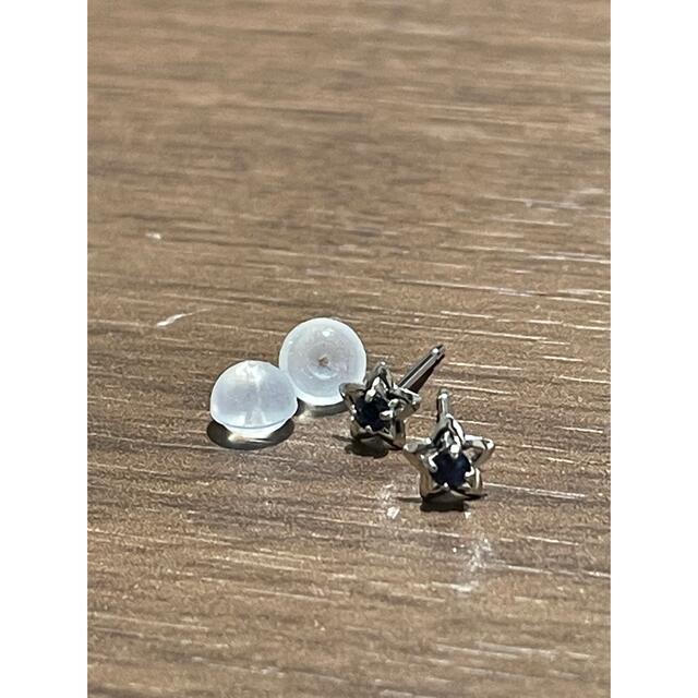 ☆新品☆ K10WG サファイヤ　ピアス レディースのアクセサリー(ピアス)の商品写真