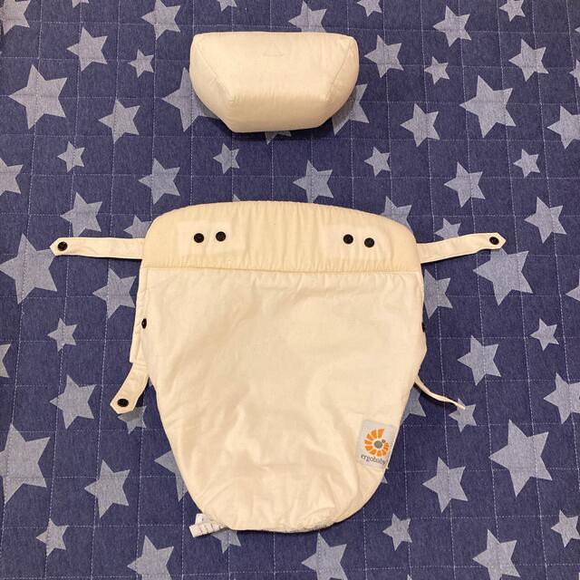 Ergobaby(エルゴベビー)のエルゴベビー ベビーキャリア インサート キッズ/ベビー/マタニティの外出/移動用品(抱っこひも/おんぶひも)の商品写真