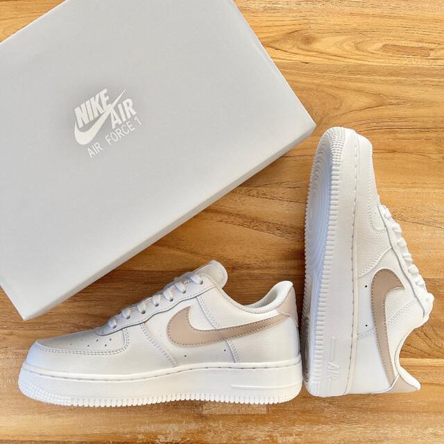 NIKE - 24.5㎝ NIKE エアフォース1 low 07ホワイト ベージュの通販 by
