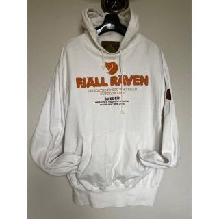 フェールラーベン(FJALL RAVEN)の★フェール・ラーベン　キツネロゴホワイトパーカー(パーカー)