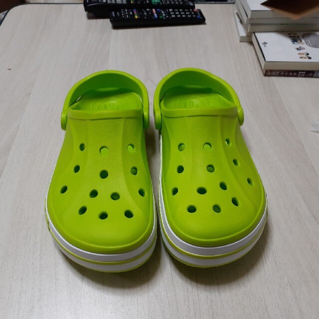 crocs(クロックス)の🐊crocs26cm🐊 メンズの靴/シューズ(サンダル)の商品写真