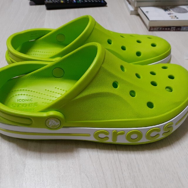 crocs(クロックス)の🐊crocs26cm🐊 メンズの靴/シューズ(サンダル)の商品写真