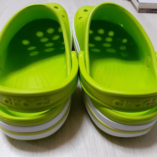 crocs(クロックス)の🐊crocs26cm🐊 メンズの靴/シューズ(サンダル)の商品写真