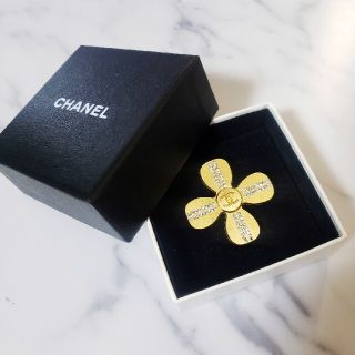 シャネル(CHANEL)のシャネル　ゴールド　ヴィンテージ　ブローチ(ブローチ/コサージュ)