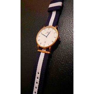 ダニエルウェリントン(Daniel Wellington)の【値下げ】ダニエルウィリントン　時計　ゴールド(腕時計(アナログ))