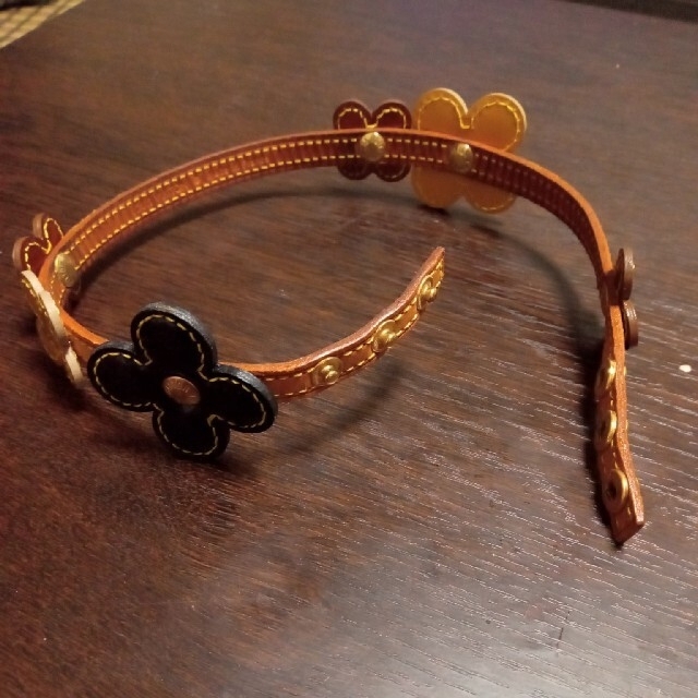 LOUIS VUITTON(ルイヴィトン)のLOUIS VUITTON ルイヴィトン ブレスレット　フラワーブレスレット レディースのアクセサリー(ブレスレット/バングル)の商品写真