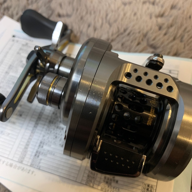 CONQUEST(コンクエスト)のSHIMANO CALCUTTA CONQUEST BFS HG LEFT スポーツ/アウトドアのフィッシング(リール)の商品写真