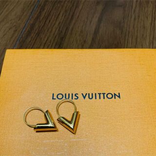 ルイヴィトン(LOUIS VUITTON)のふらん様専用　ルイヴィトン ピアス　フープイヤリング・エセンシャル V(ピアス)