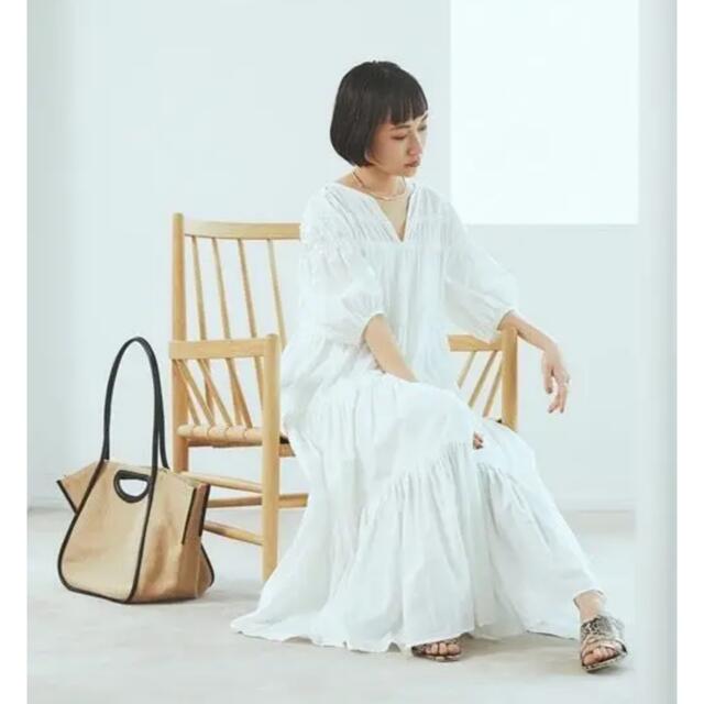 SNIDEL(スナイデル)のsnidel 新木優子♡ ティアードコットンロングワンピース White レディースのワンピース(ロングワンピース/マキシワンピース)の商品写真