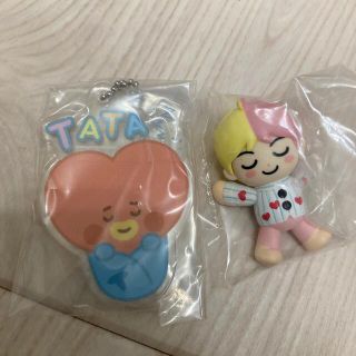 ボウダンショウネンダン(防弾少年団(BTS))のTinyTanすやすやフレンド(V)& BT21アクリルマスコット(タタ) (K-POP/アジア)