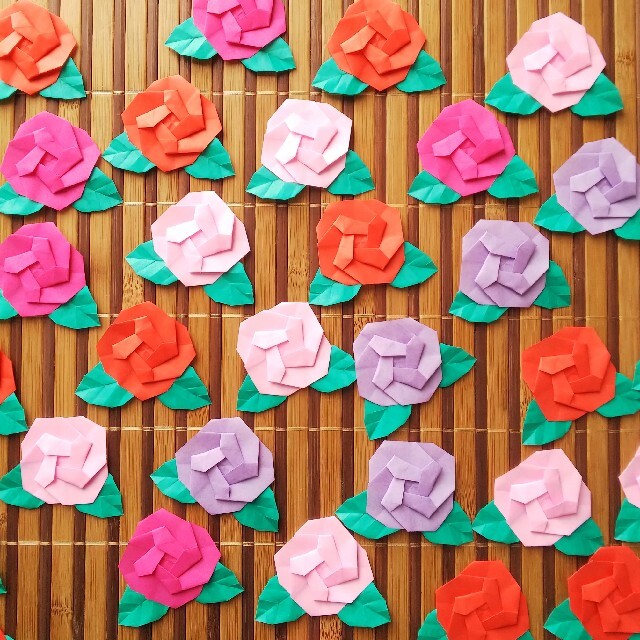 売り切れ❗️折り紙壁面飾り 小さなバラ50個
