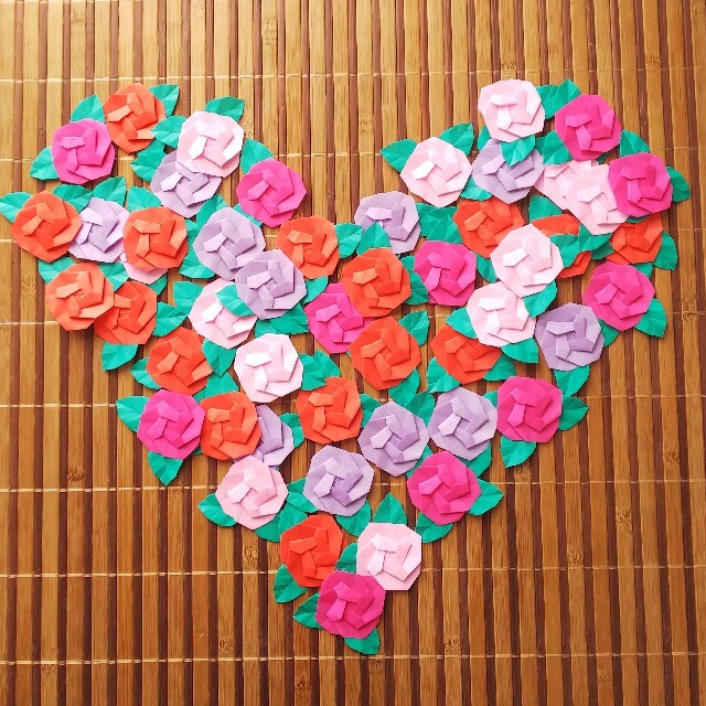 売り切れ❗️折り紙壁面飾り 小さなバラ50個