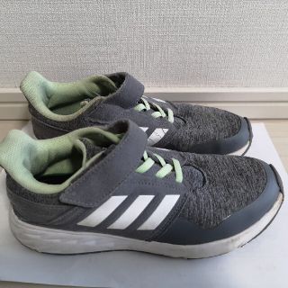 アディダス(adidas)のアディダスのスニーカー　21.5cm☆キッズ(スニーカー)