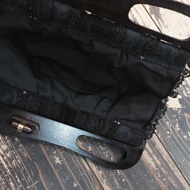 Lochie(ロキエ)のused 黒のベロア刺繍レースクラッチバッグ レディースのバッグ(クラッチバッグ)の商品写真