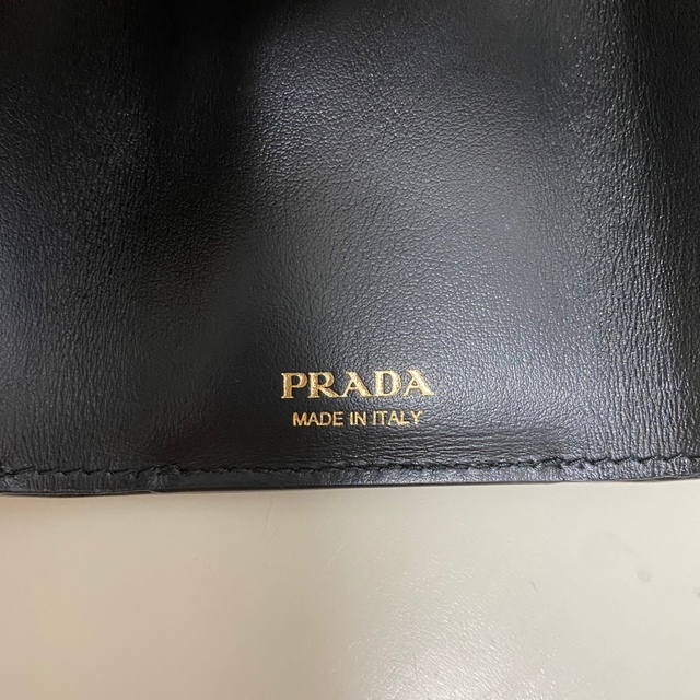 PRADA ブラック三つ折り財布 6