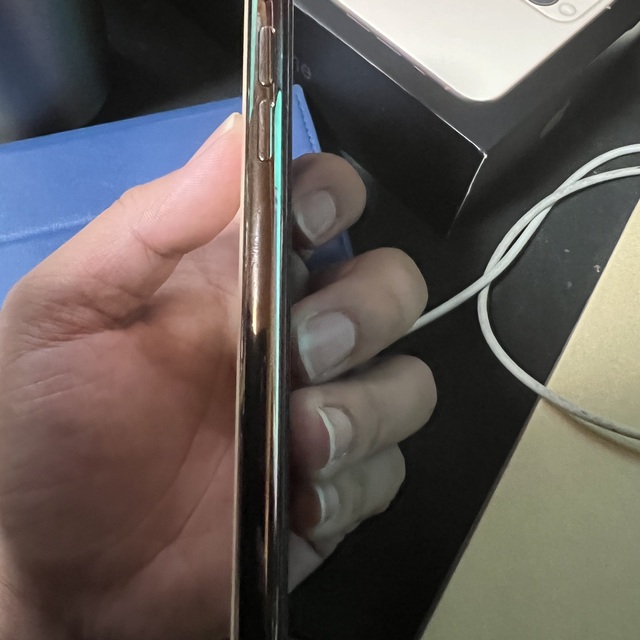 アップル iPhone11 Pro Max 256GB ゴールド - 7