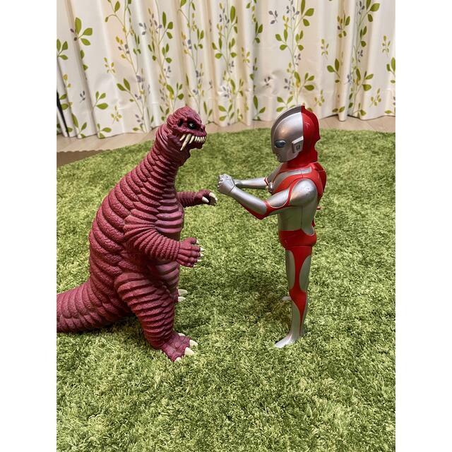 ウルトラマンパワード＆パワードレッドキング　フィギュア　おもちゃ