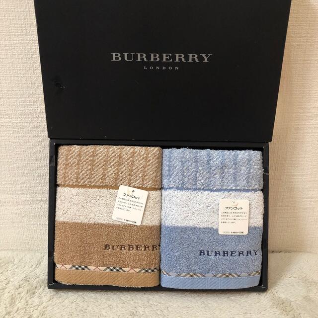 BURBERRY(バーバリー)のBURBERRY 新品 バーバリーフェイスタオル2枚ノバチェックブルーベージュ インテリア/住まい/日用品の日用品/生活雑貨/旅行(タオル/バス用品)の商品写真