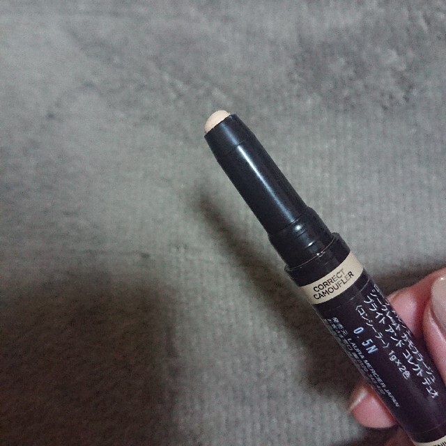 laura mercier(ローラメルシエ)のローラメルシエ シークレットカモフラージュブライトアンドコレクトデュオ 0.5N コスメ/美容のベースメイク/化粧品(コンシーラー)の商品写真