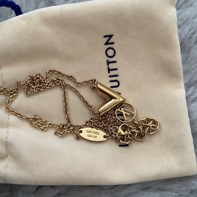 最終【美品】ヴィトン LOUIS VITTONN エッセンシャルv ネックレス