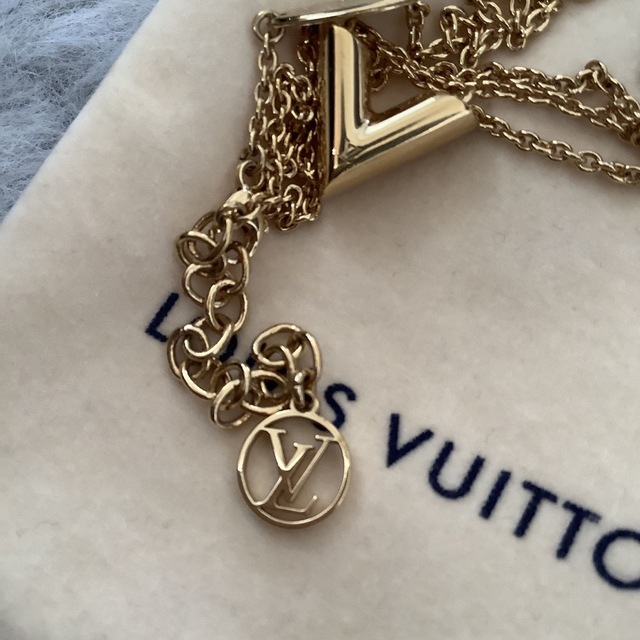 最終【美品】ヴィトン LOUIS VITTONN エッセンシャルv ネックレス