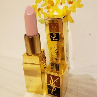 イヴサンローランボーテ(Yves Saint Laurent Beaute)のイヴ・サンローラン　リップ　fuchsia pink 19(リップグロス)