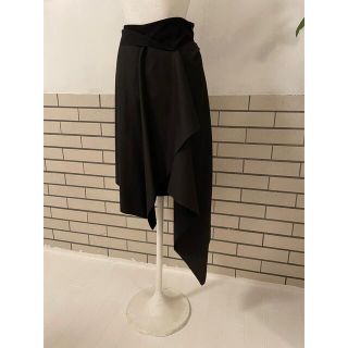 マルタンマルジェラ(Maison Martin Margiela)のMaison Martin Margiela アシンメトリースカート(ひざ丈スカート)